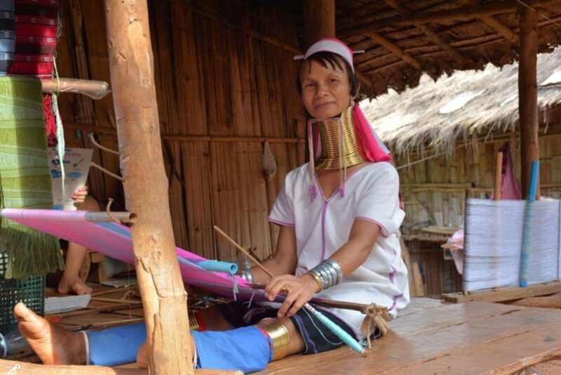 Chiang Mai: Long Neck Village & Chiang Rais Iconic Temples - Authenticity and Cultural Respect