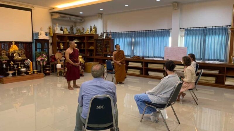 Chiang Mai: Silver Craftwork Temple Tour with Monk Meeting - Who Should Consider This Tour?