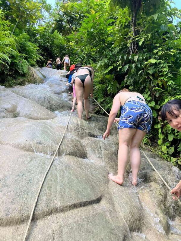 Chiang Mai: Sticky Waterfall scenic loop unseen lake &temple - Key Points