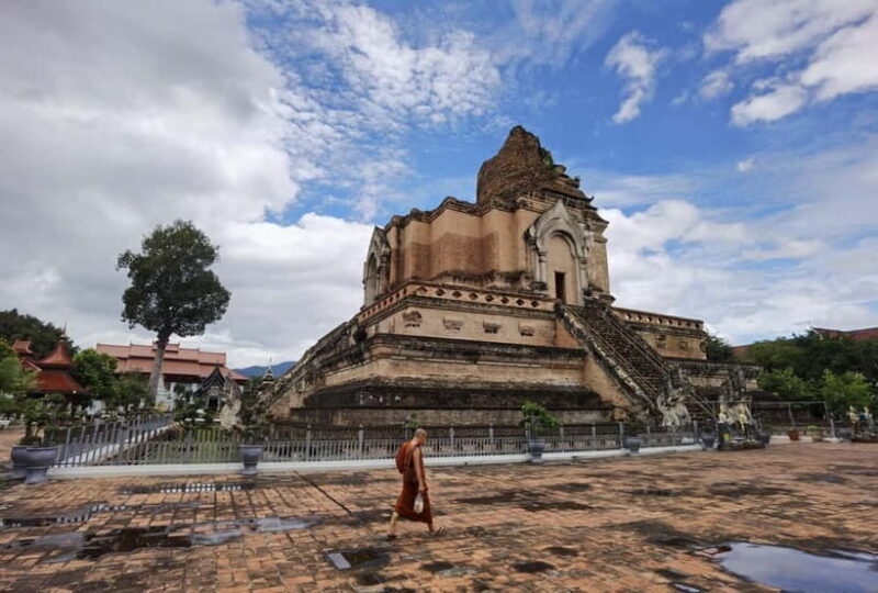 Chiang Mai: Temple And City Walking Tour Part I - Key Points
