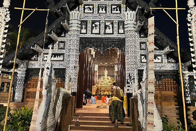 Chiang Mai Temples and Market Tuk-Tuk Evening Night Tour - Frequently Asked Questions
