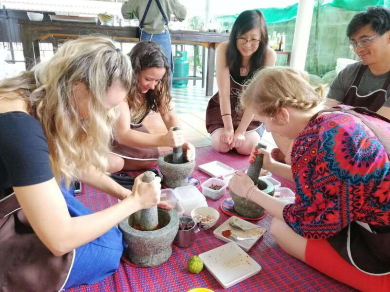 Chiang Mai: Thai Cooking and Market Tour with Lanna Smile - FAQ