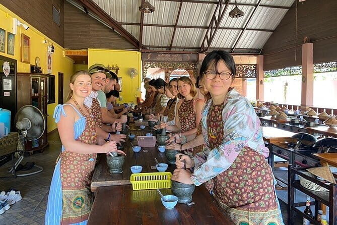 Chiang Mai Thai Cooking Market Tour with Lakeside Pavilions - What the Tour Entails: A Full Breakdown
