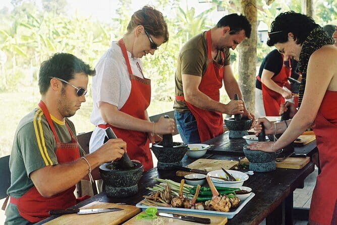 Chiang Mai Thai Cooking Organic Farm with Local Market Tour - Exploring the Farm and Gardens