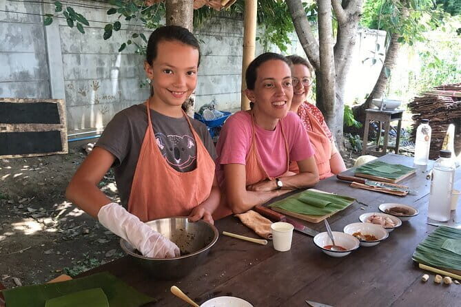 Chiang Mai Thai Cooking Organic Farm with Local Market Tour - Authenticity and Review Highlights