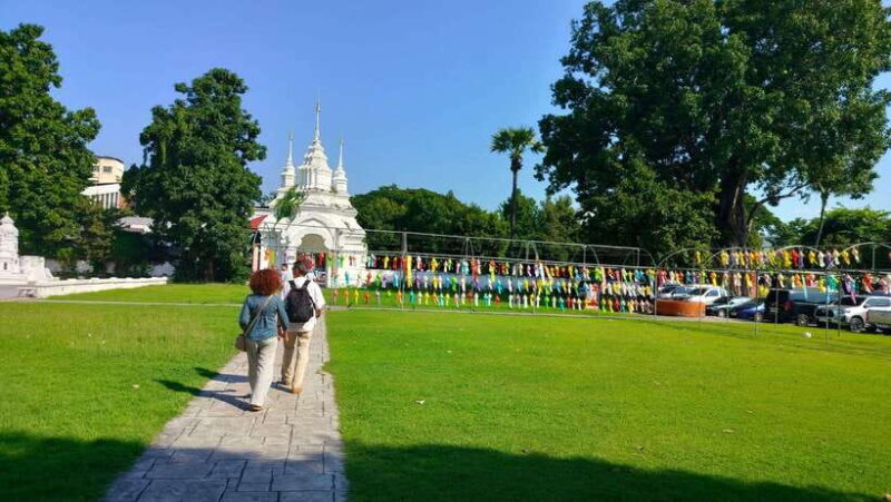 Chiang Mai: Tuk-Tuk Evening Tour with Temples & Street Foods - FAQ