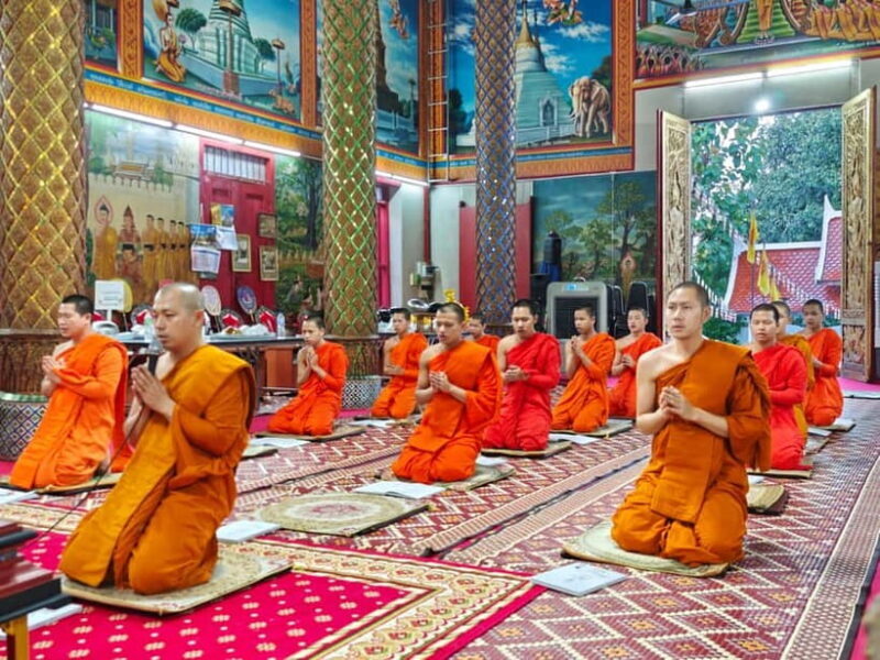 Chiang Mai: Wat Chai Sri Phoom Evening Chanting & Meditation - Key Points
