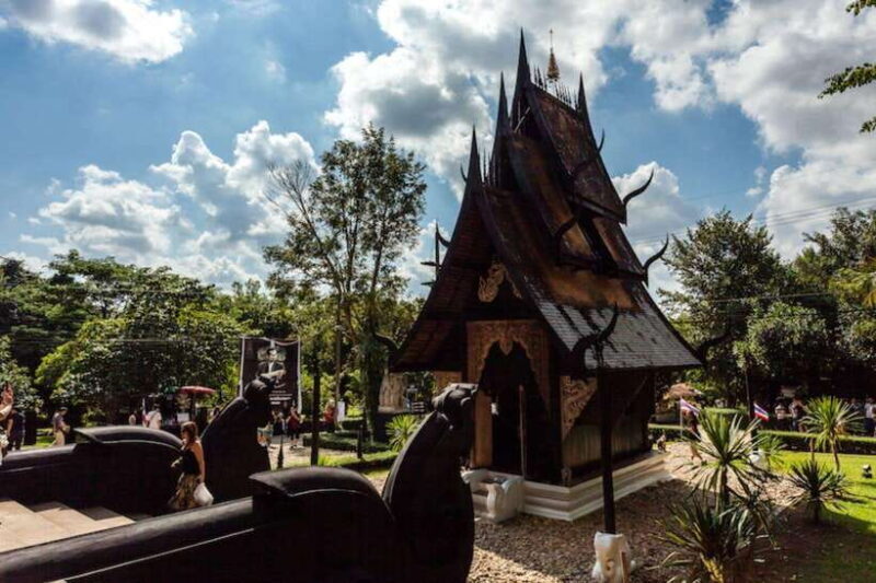 Chiang Rai: 2 Temples (White and Blue) + Black House Museum - Key Points