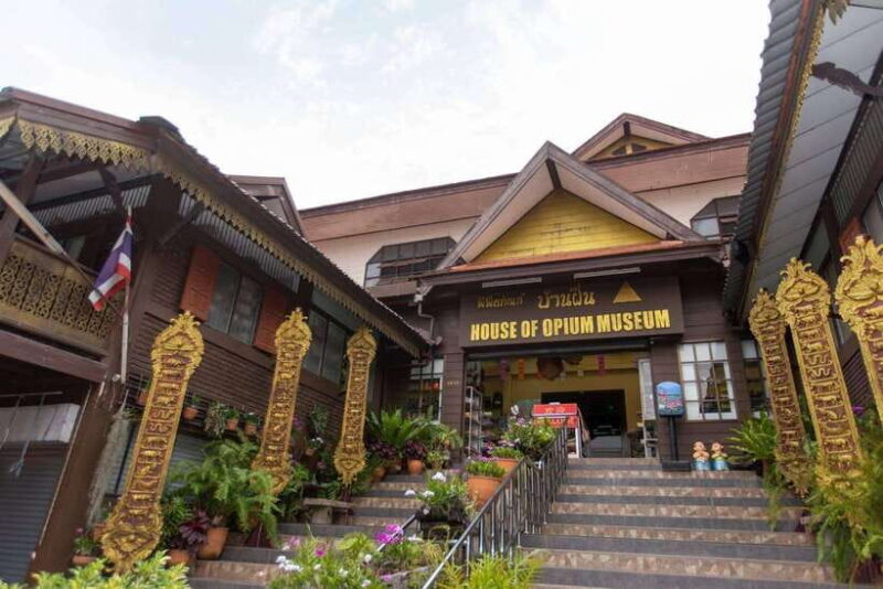 Chiang Rai: 7-Stop Tour with English Guide & Thai Buffet - Key Points