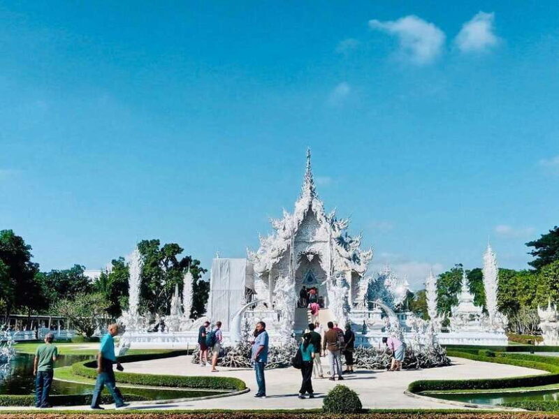 Chiang Rai: Excursion White, Blue,Red Temples & Lalitta Café - FAQ