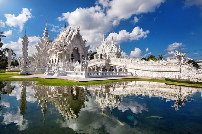Chiangmai to White Temple, Blue Temple & Black museum - Analyzing the Value