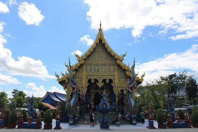 ChiangRai From ChiangMai, White & Blue temple+Black house & Lunch - Who Should Consider This Tour?