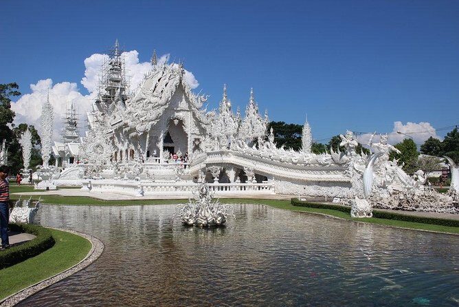 ChiangRai From ChiangMai, White & Blue temple+Black house & Lunch - FAQ