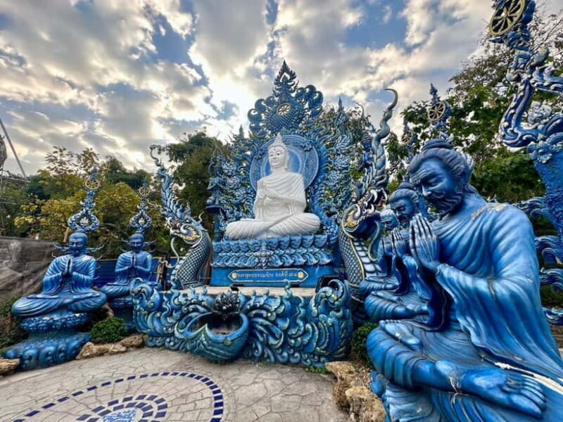 Chiangrai Full day: Popular 7 Locations with Thai buffet - The Black House: Art and Unusual Collections