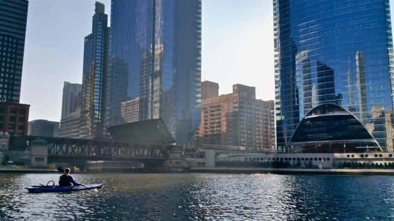 Chicago: 2-Hour Downtown Kayak Rental - Paddling Through Chicago’s Architectural Canyons