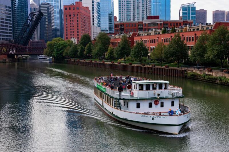 Chicago: Architecture Center Cruise on Chicago's First Lady - Why the Price Makes Sense