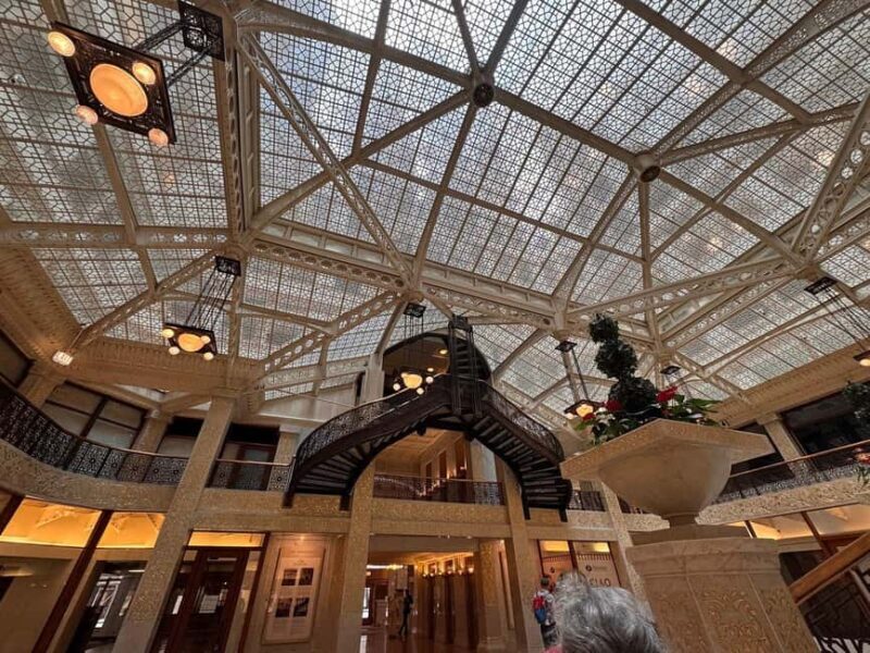 Chicago: Architecture & True Crime History - FAQs