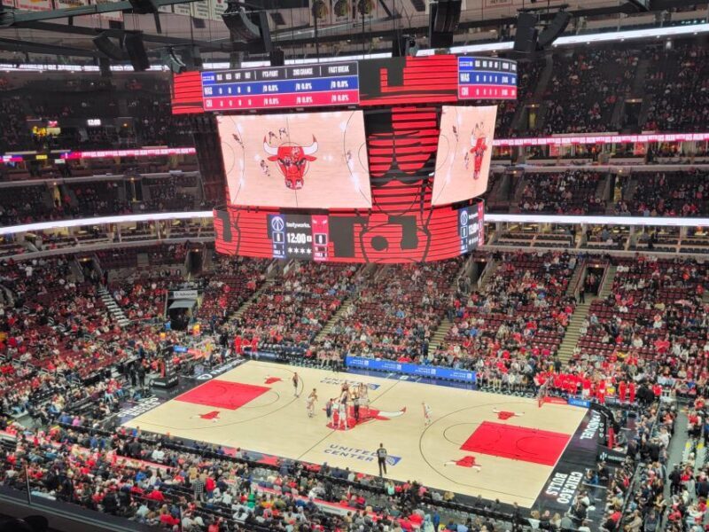 Chicago: Chicago Bulls Basketball Game Ticket - An Authentic NBA Night at the United Center