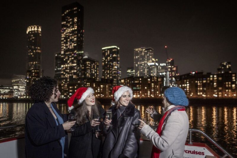 Chicago: Christmas Eve Lake Michigan Gourmet Dinner Cruise - Key Points