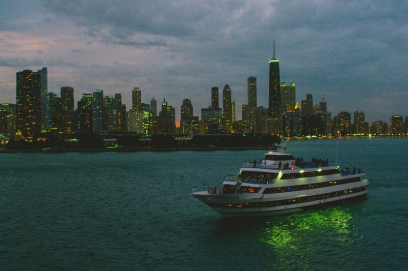 Chicago: Christmas Eve Lake Michigan Gourmet Dinner Cruise - Authentic Experiences and Authenticity in Reviews