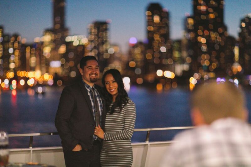 Chicago: Christmas Eve Lake Michigan Gourmet Dinner Cruise - Practical Tips for Travelers