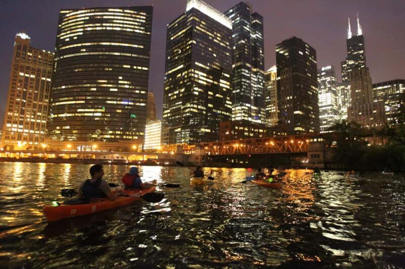 Chicago: Ghosts and Gangsters Night Kayak Tour - The Experience: A Night on the Chicago River
