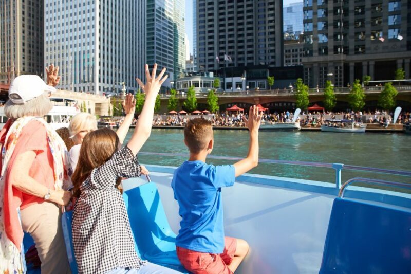 Chicago: Narrated Sightseeing River and Lake Cruise - An In-Depth Look at the Chicago Sightseeing Cruise
