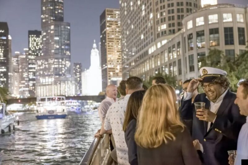 Chicago River: Guided Sunset Cocktail & Architecture Tour - The Value of the Tour