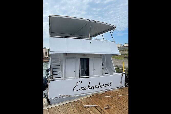 Chicago Skyline Tiki Chic Party Cruise on Lake Michigan - Analyzing the Value