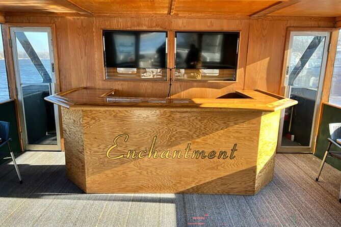Chicago Skyline Tiki Chic Party Cruise on Lake Michigan - Final Thoughts: Who Should Book This?