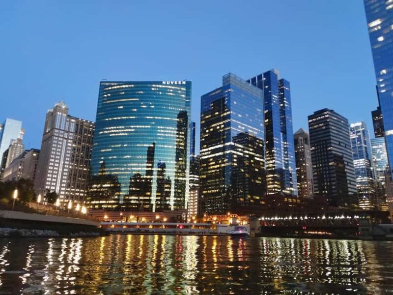 Chicago: Sunset Kayak Tour on the Chicago River - Price and Value Analysis