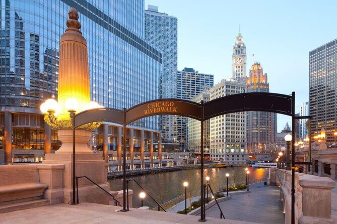 Chicago's Ultimate City Bike Tour - Key Points