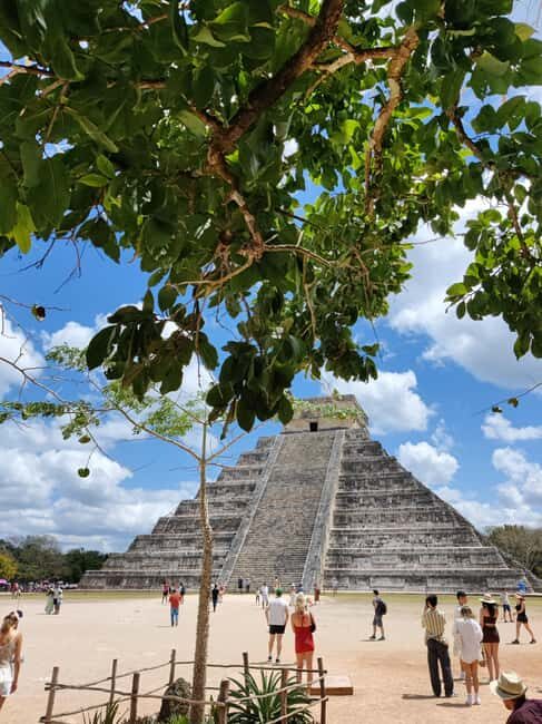 Chichén Itzá Adventure: Tour with Guides,Buffet & Cenote - Lunch and Cenote Experience