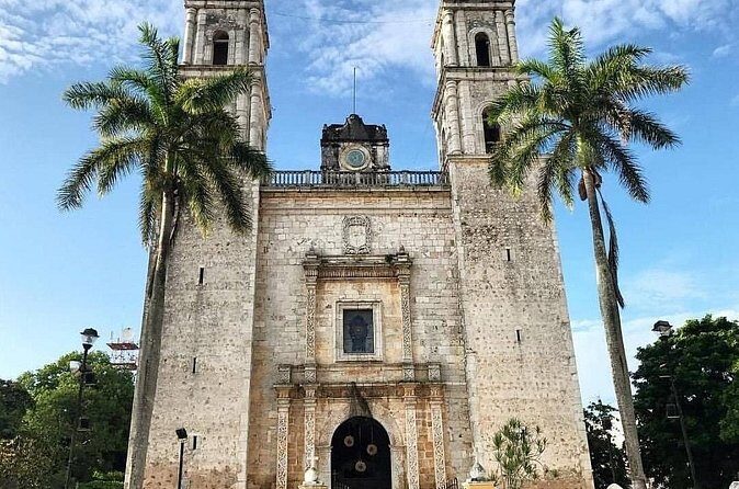 Chichen Itza and Cenote Trip with Luxury Transport from Cancun or Riviera Maya - Strolling through Valladolid: A Taste of Local Life