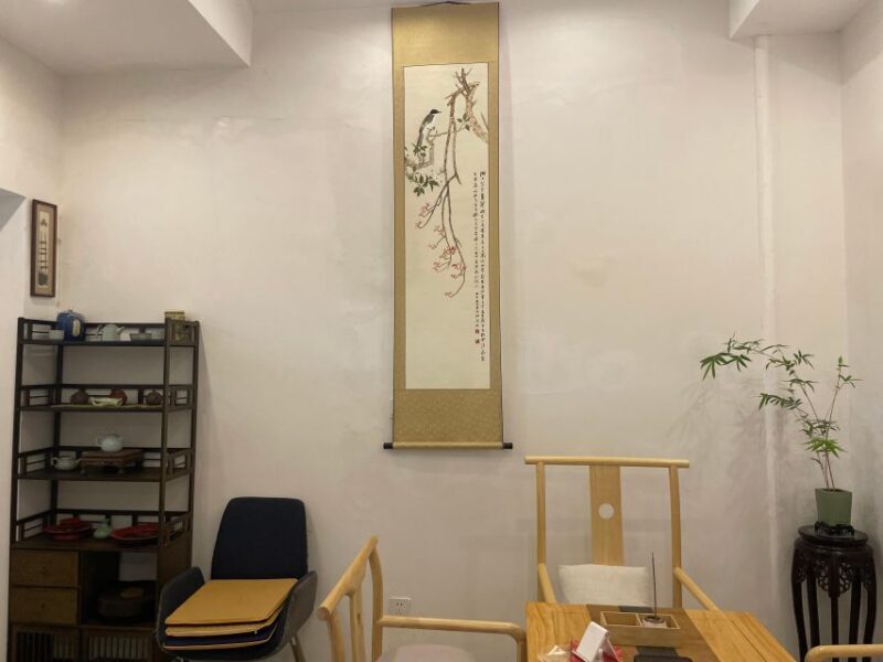 Chinese Tea ceremony in Beijing Hutong courtyard - What to Expect on the Tour