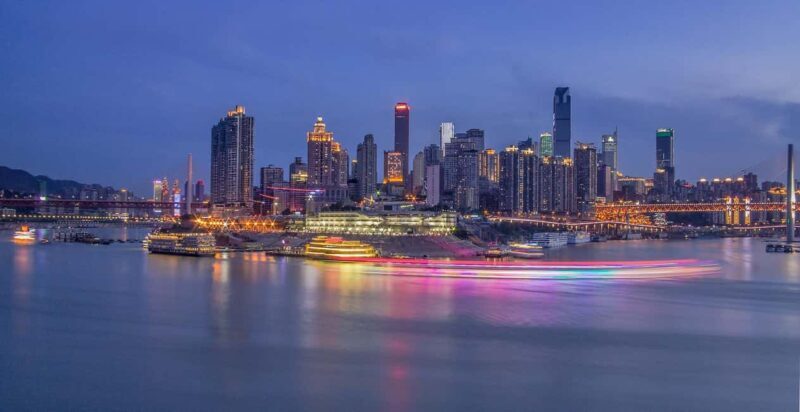 Chongqing: City Walking Private Tour (Guided in Spanish) - Key Points