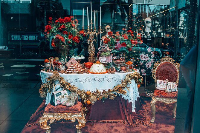 Christmas Lights in Beverly Hills - Private Guide and Free Coffee with Dessert - The Sum Up