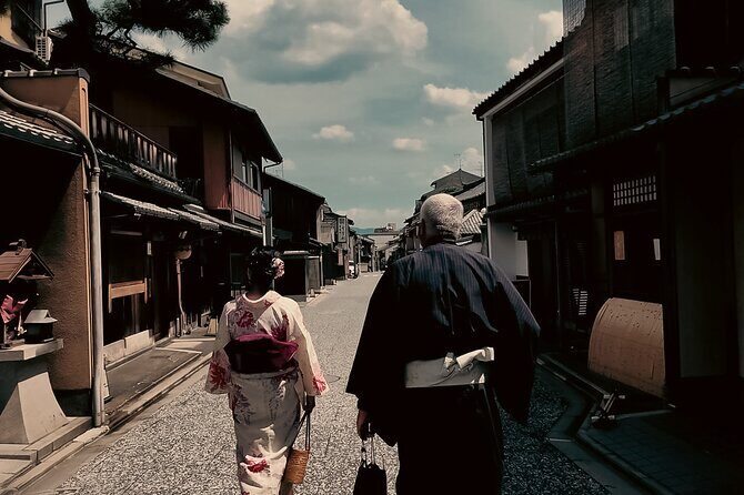 Cinematic Portrait Film Experience in Kyoto with Local Filmmaker - Key Points