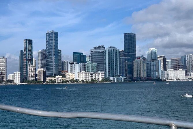 City Half Day Tour of Miami by Bus with Sightseeing Cruise - Who Should Consider This Tour?