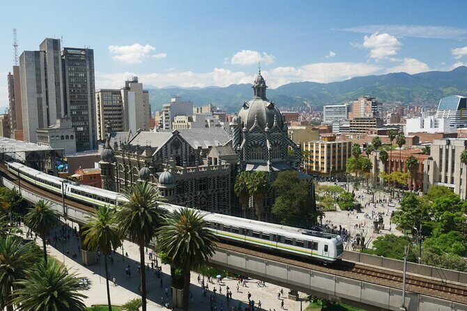 City Tour + Commune 13 Medellin - Electric Stairs: Symbols of Change