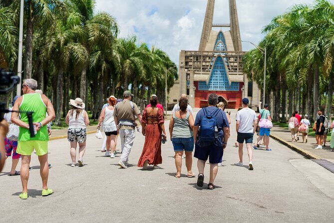City Tour & Half-Day Safari Experiences - Key Points