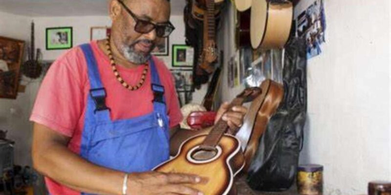 City tour Mindelo with music & cultural worshop - Practical Details and Insights