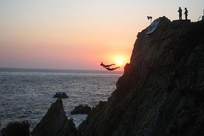 City Tour & Sunset High Cliff Divers by Night w/Different Choices - The Itinerary: What to Expect