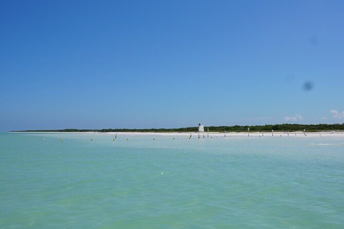Classic 3-island tour on a shared boat-Entrance Yalahau included- - FAQ