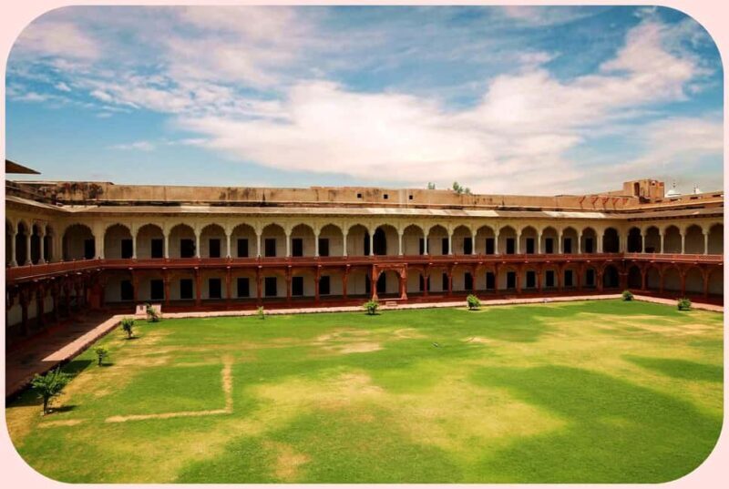 Cochin Agra Same Day Tour with Return Flights and lunch - FAQ