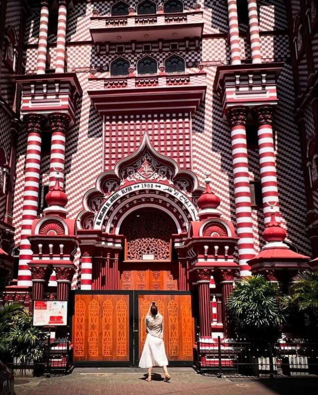 Colombo: 2-Day City Tour with 3 star Hotel Stay & Breakfast - FAQs