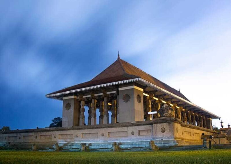 Colombo: One Day Private City Tour With Gangaramaya Temple - The Bottom Line: Who Is This Tour Best For?