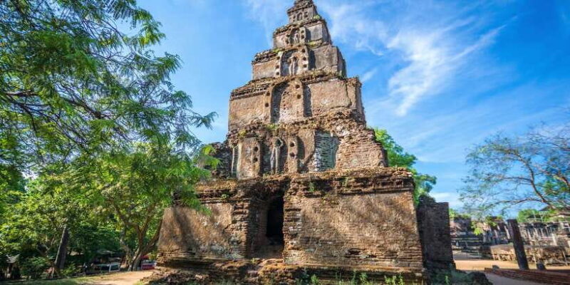 Colombo: Polonnaruwa & Sigiriya Guided Day Tour with Lunch - Exploring Sri Lanka’s Heritage in a Day: Polonnaruwa & Sigiriya Guided Tour