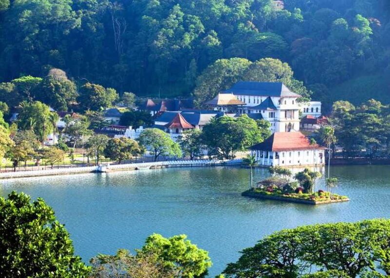 Colombo: Private 2-Day Cultural Triangle Tour with Sigiriya - Who Is This Tour Best For?