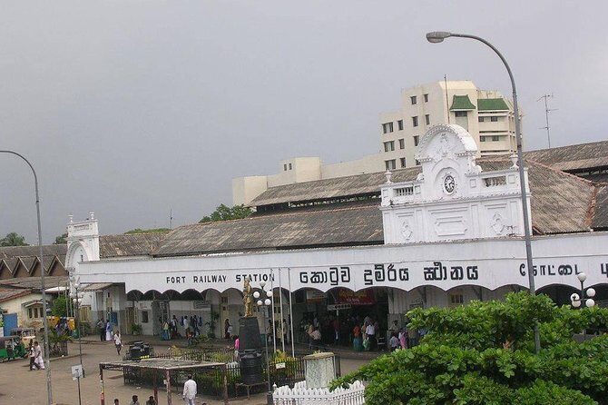 Colombo to Kandy Train Tickets (Reserved Seats) - The Practical Breakdown: What to Expect